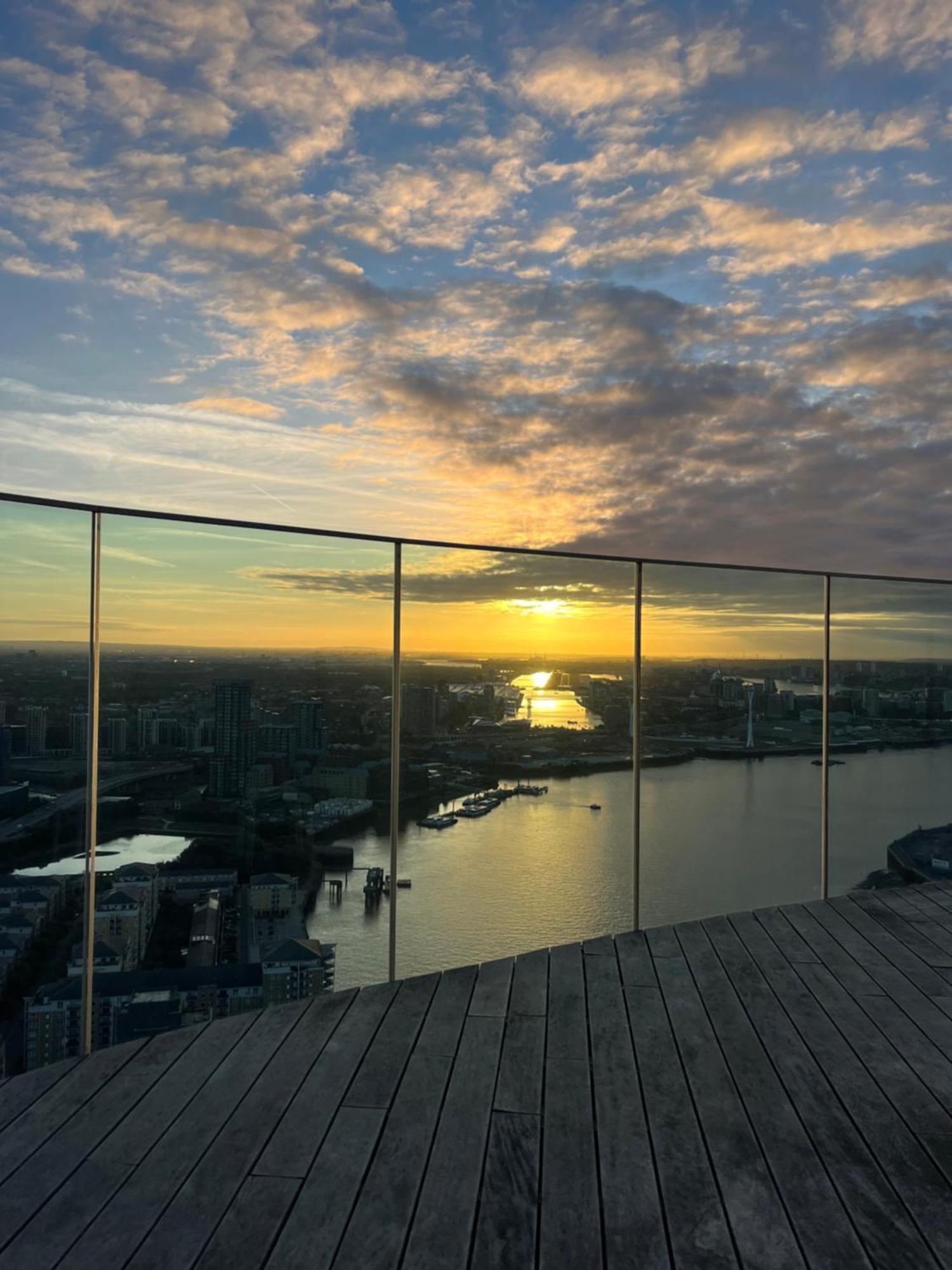 Luxury Modern 2 Bed Flat With Balcony And City View - Canary Wharf City Center London Exterior photo