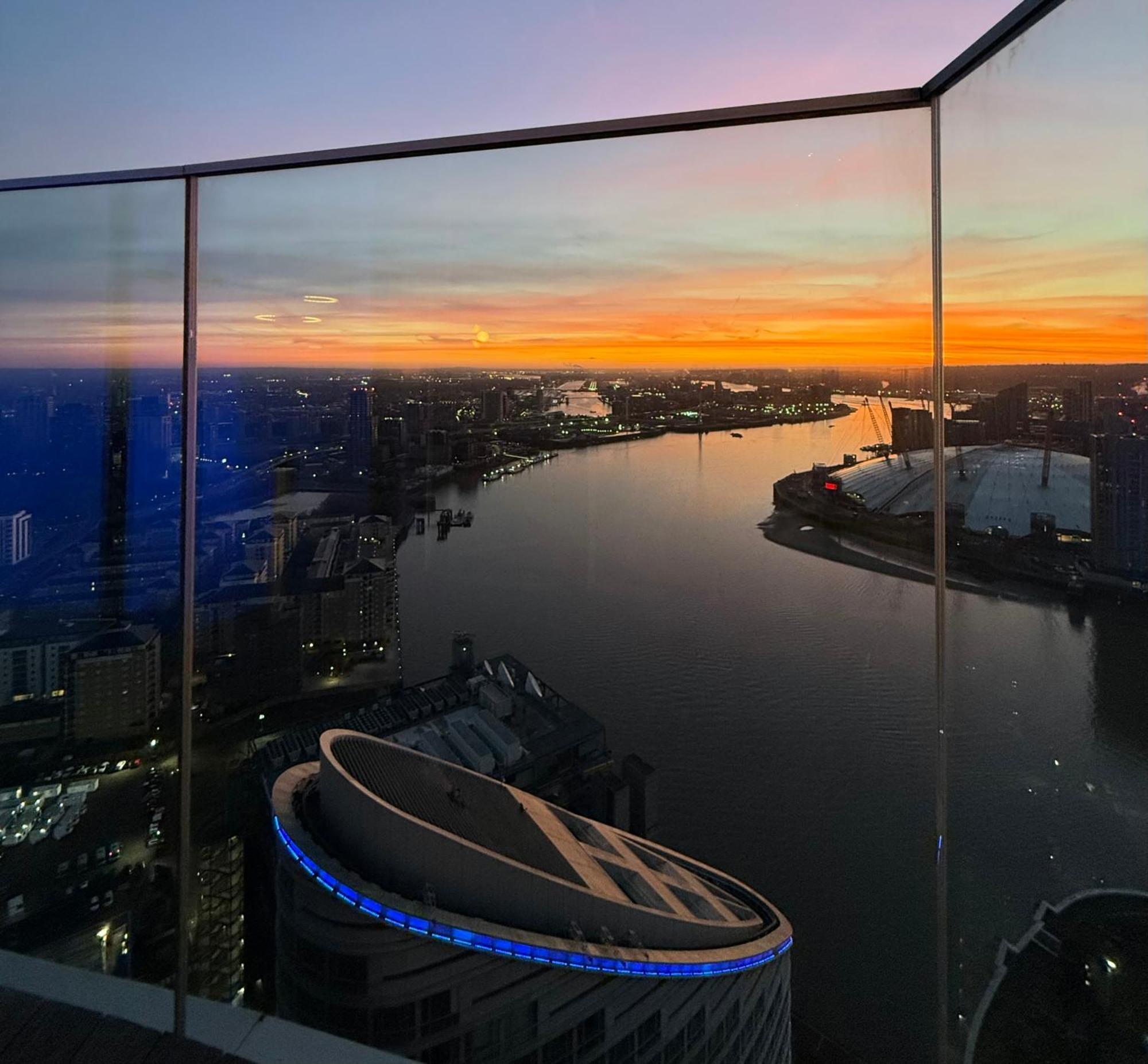 Luxury Modern 2 Bed Flat With Balcony And City View - Canary Wharf City Center London Exterior photo